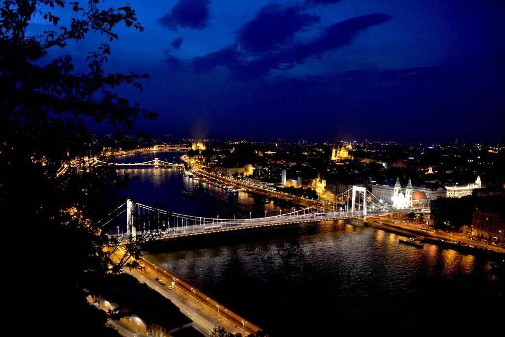 Art Orangehouse Budapest Rum bild